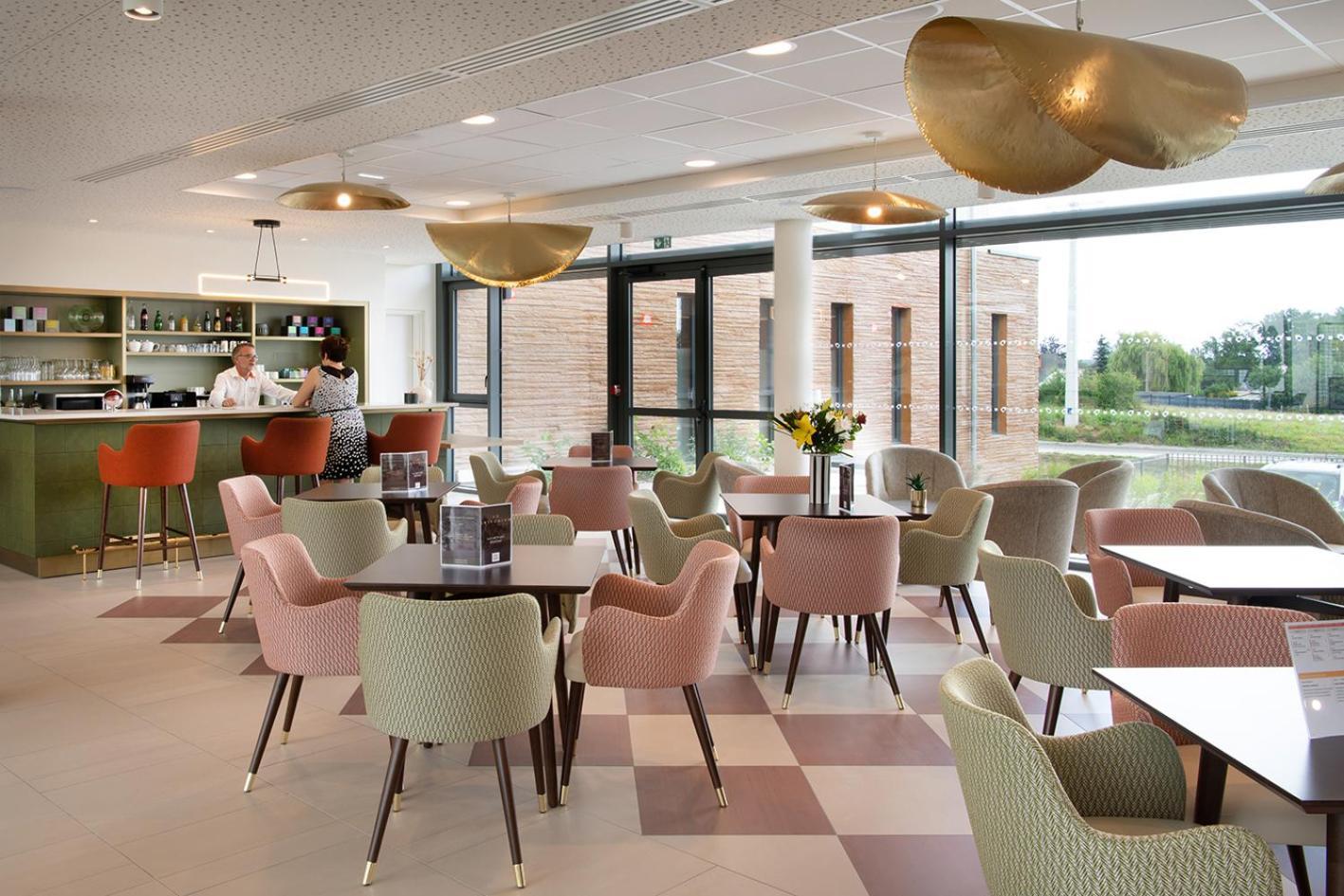 Le Criterium Aparthotel Ecouflant Exterior foto