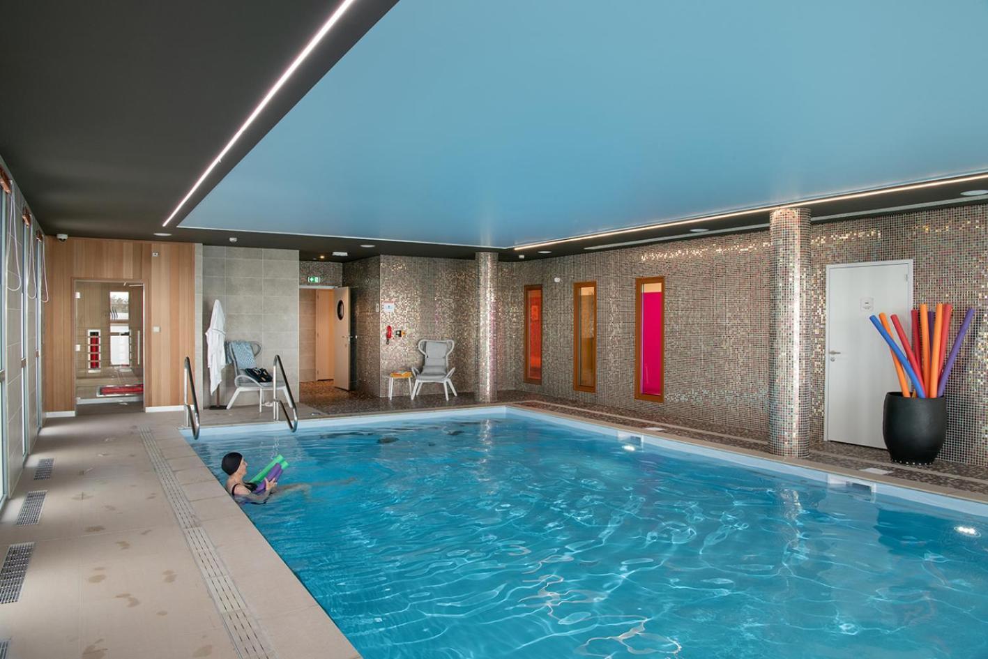 Le Criterium Aparthotel Ecouflant Exterior foto